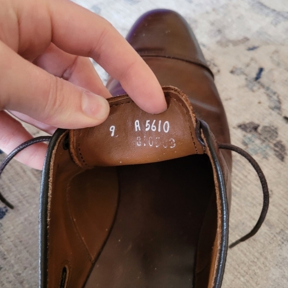 Allen Edmonds set: oxford dress shoes (Size 9A; narrow) and matching belt (34"). - Picture 5 of 14
